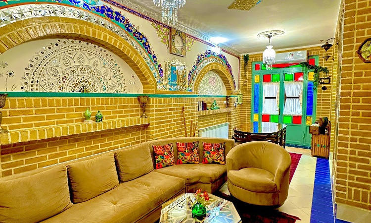 اجاره عمارت سنتی دیبا