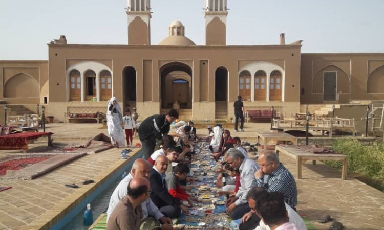 بوم‌گردی خانه باغ شاکر (برج)