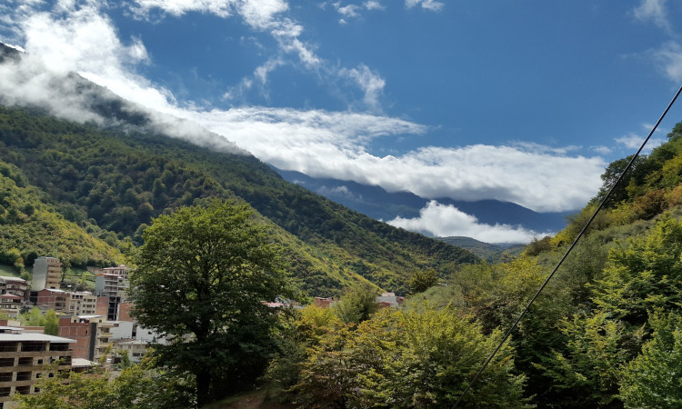 ویلا دربست با چشم انداز زیبا روستای زیارت