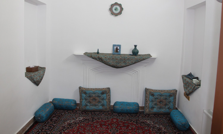 عمارت سنتی گلابگیر واحد4(ارسی)