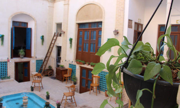 عمارت سنتی گلابگیر واحد4(ارسی)