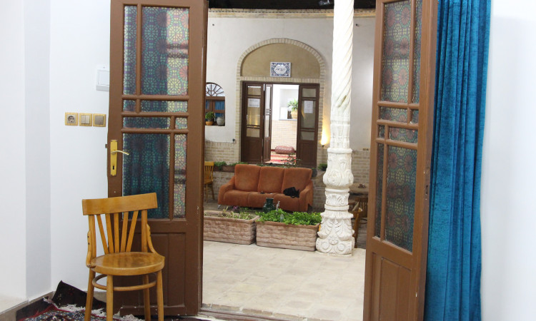 عمارت سنتی گلابگیر واحد4(ارسی)